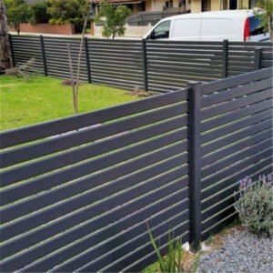 Australia-Aluminium-Slat-Fence-Panel-Horizontal-Slat-Fencing-Aluminum-Slat-Fence-with-Gate-1